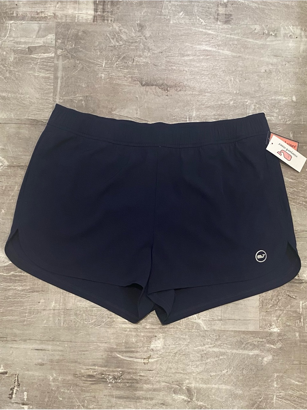 NEW Vineyard Vines Women's Navy Performance Shorts Size Large (Fit L/XL)